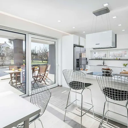 Villa Lux Ivory *